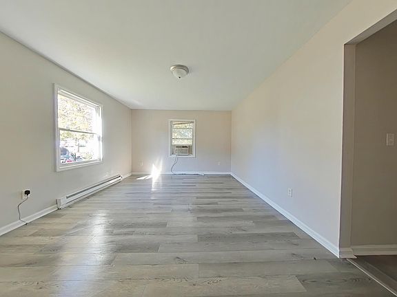 3rd image of 337 Ennis St #A
