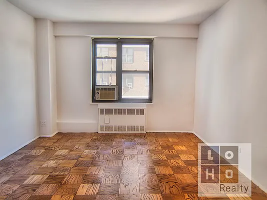 Sold by LoHo Realty | media 10