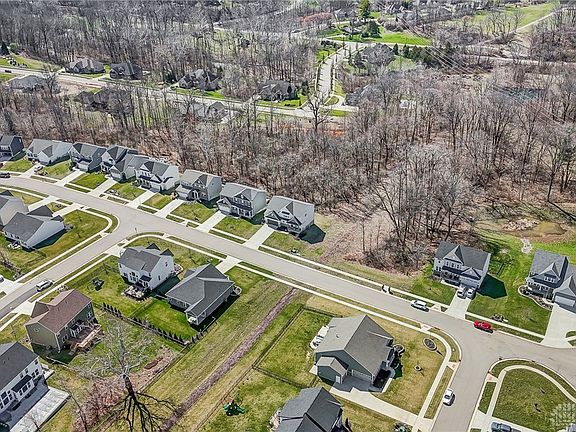 4th image of 1685 Ardennes Oak Dr