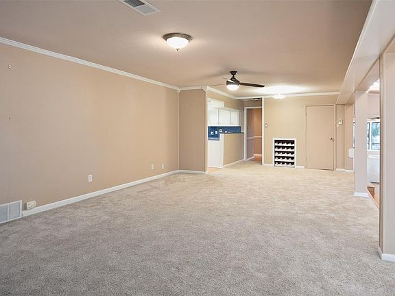 3rd image of 2119 Lakeview Dr