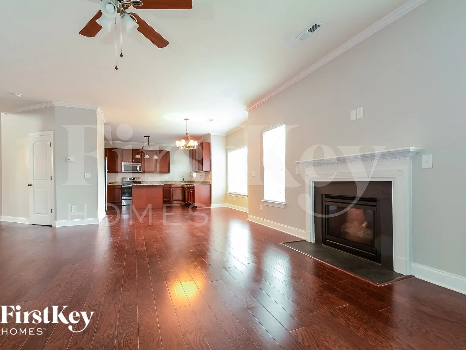 4 bed, 2.5 bath, 2689 sqft, $2,775 — Photo 3