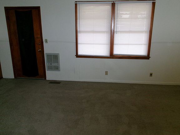 2nd image of 420 Sam Houston Dr APT A