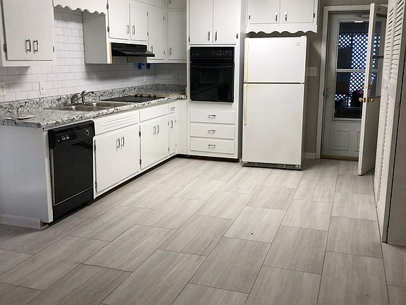2nd image of 2416 Princess Ln SE