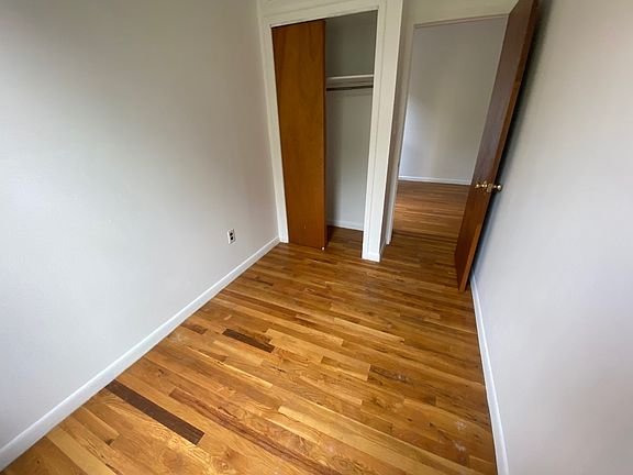 3rd image of 122 Saint Marks Pl APT 12
