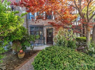 6752 Ingram St, Forest Hills, NY 11375