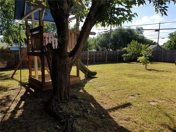 5th image of 1227 Lynnwood Dr