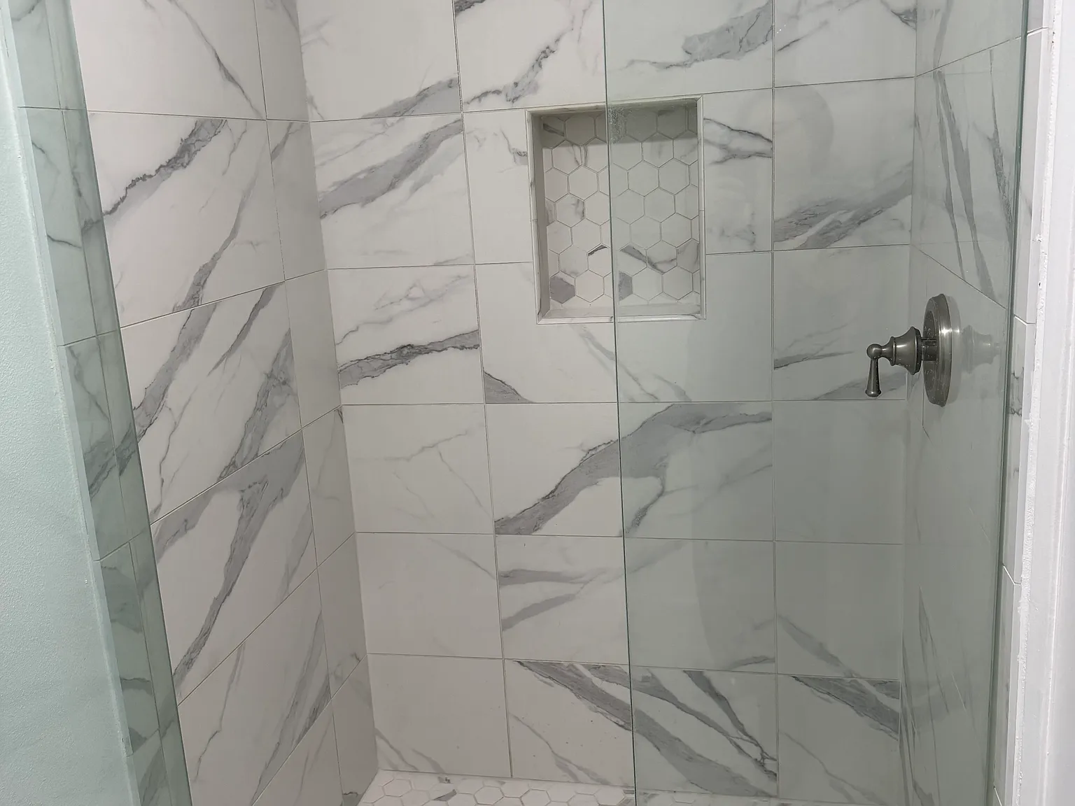 2 bed, 1121 sqft, $3,400 — Photo 3