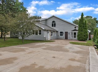 941 Hinford Ave, Lake Orion, MI