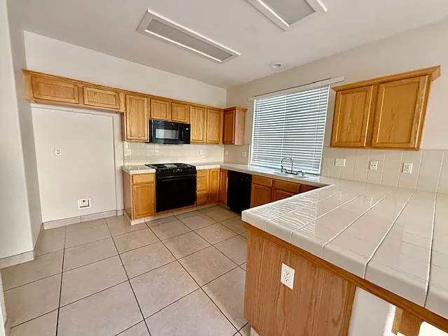 56 W Bohemia Ln — Photo 4