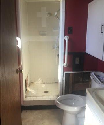 5th image of 4705 Forest Wood Dr