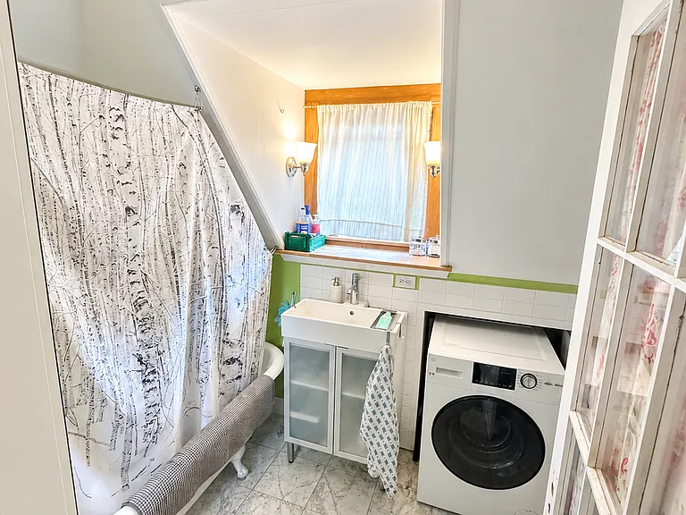 7 Adams St #4 — Photo 11