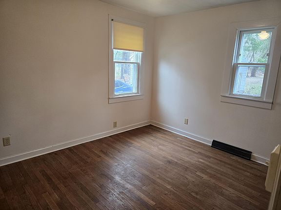 5th image of 2158 E Broadway Ave