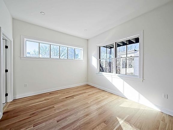 4th image of 252 Lexington Ave #3