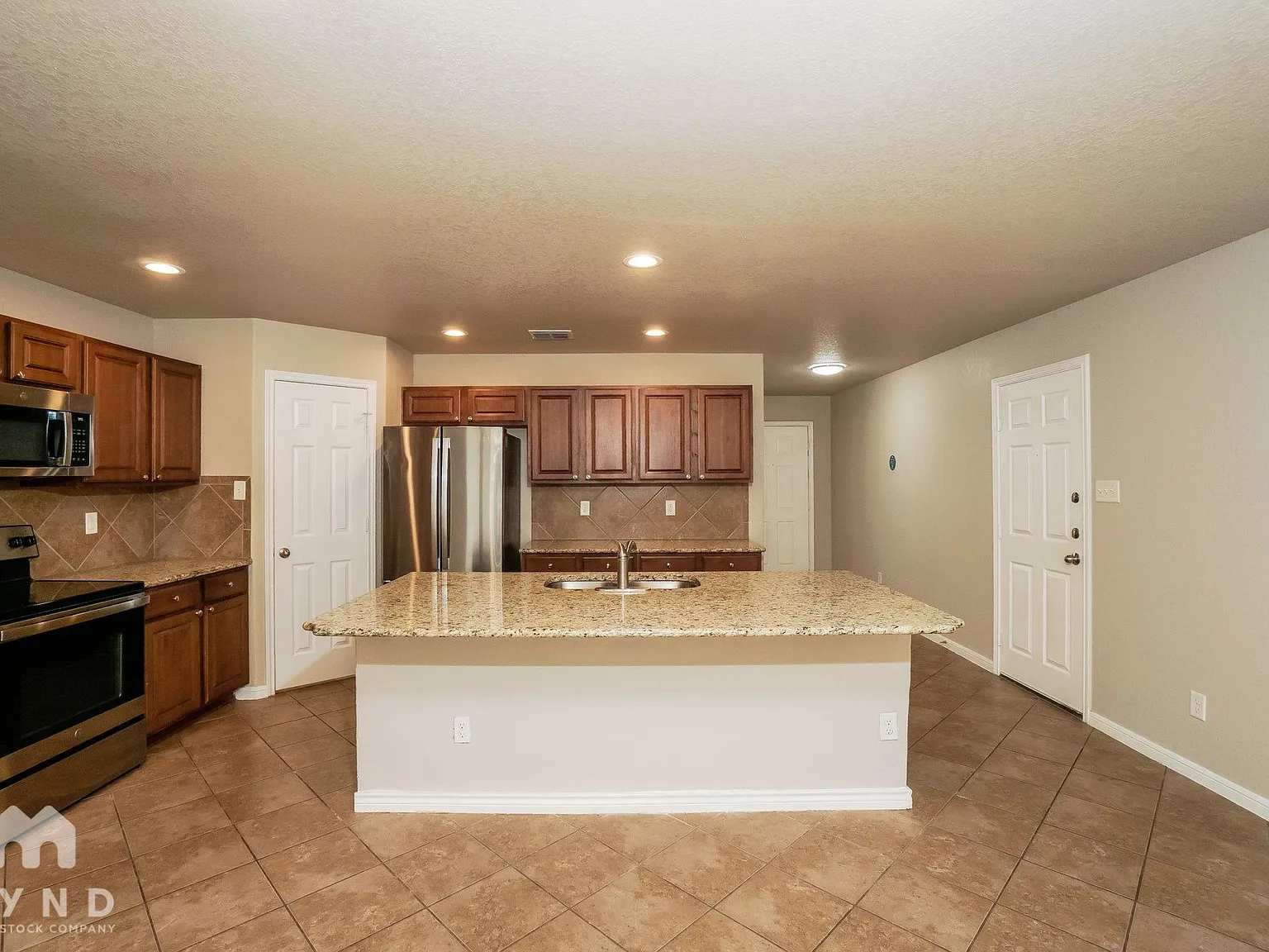 4 bed, 2.5 bath, 2522 sqft, $1,865 — Photo 4