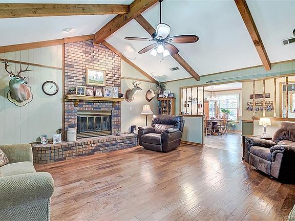 4th image of 7412 Millwood Dr