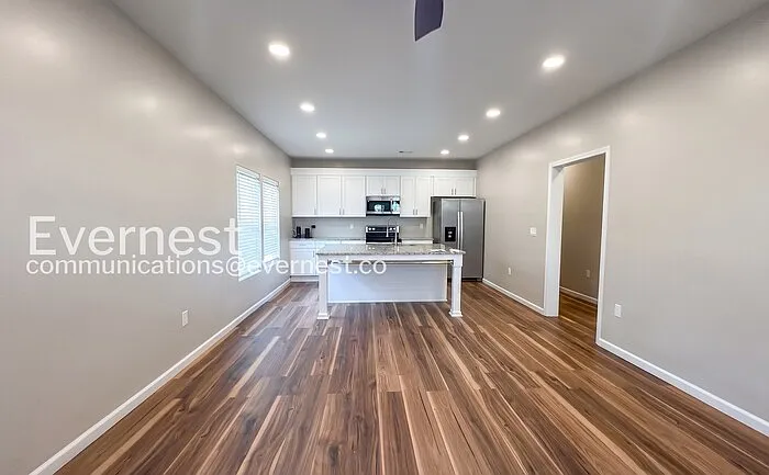 3 bed, 2.0 bath, 1236 sqft, $1,295 — Photo 3