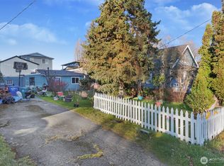 528 N 70th Street, Seattle, WA
