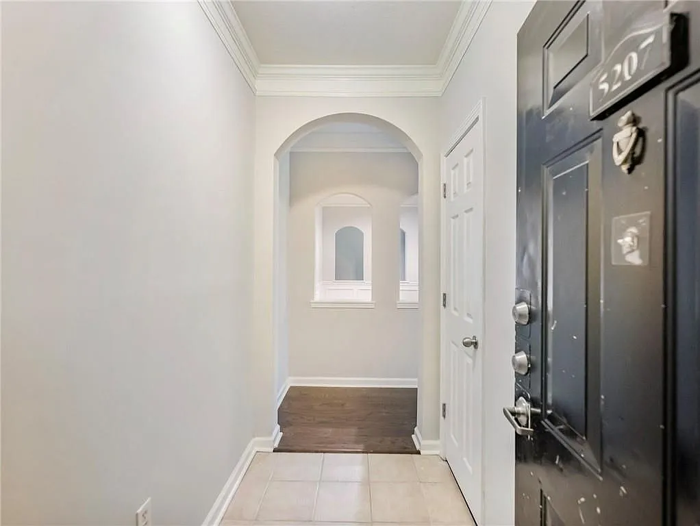 3 bed, 2.0 bath, 1546 sqft, $2,400 — Photo 3
