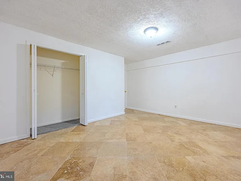 8200 Maple Ridge Ave — Photo 23