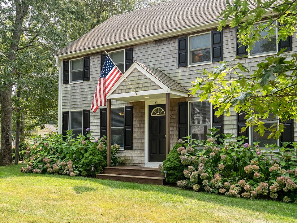1st image of 27 Leslies Ln