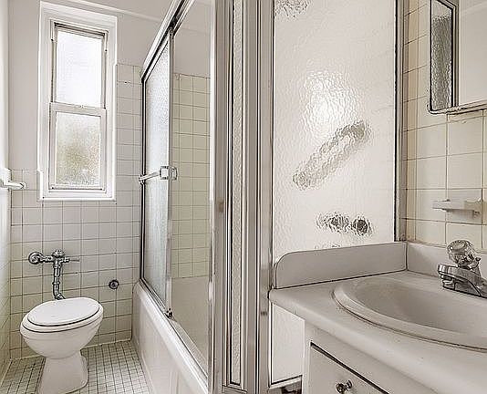 5th image of 330 E 79th St APT 5A