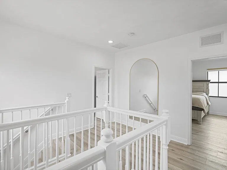 10016 NW 89th Ter — Photo 21