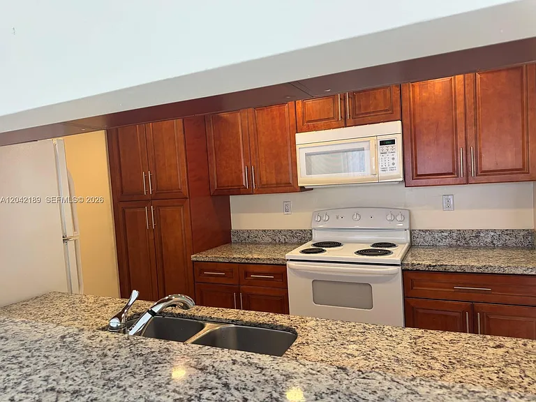 2795 NE 164th St #6 — Photo 5