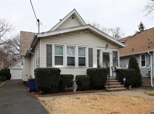 27 Hall St, Clifton, NJ