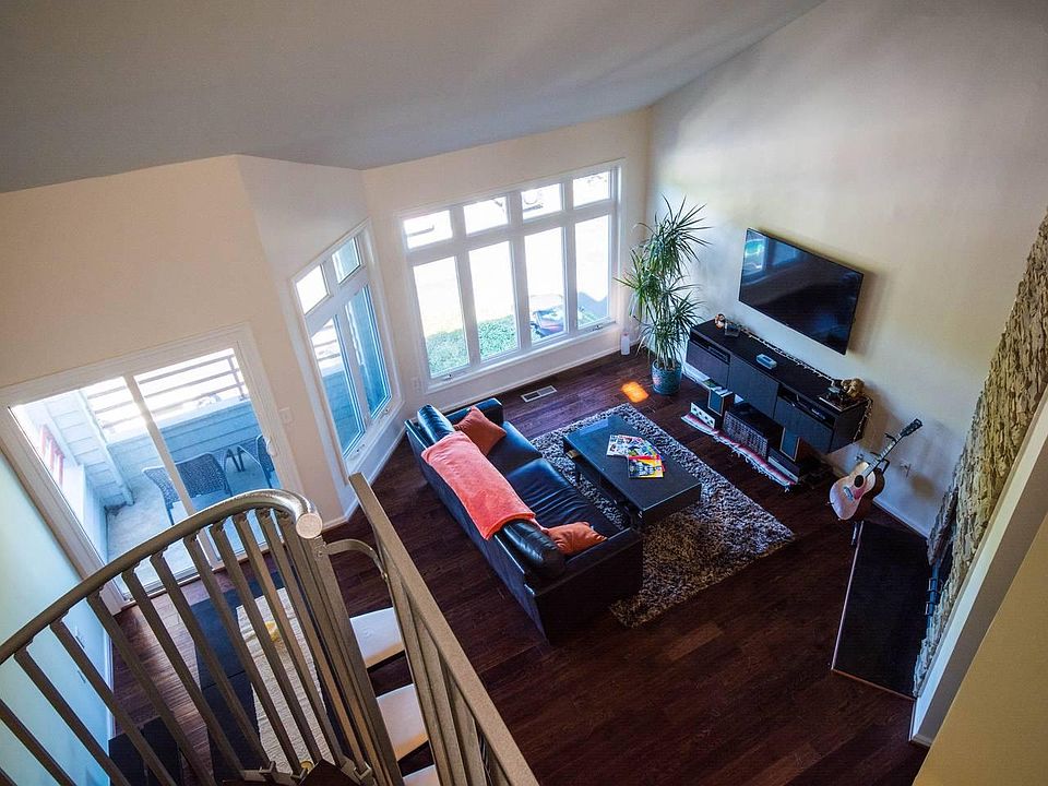 1st image of 1142 Lake Heron Dr #3B