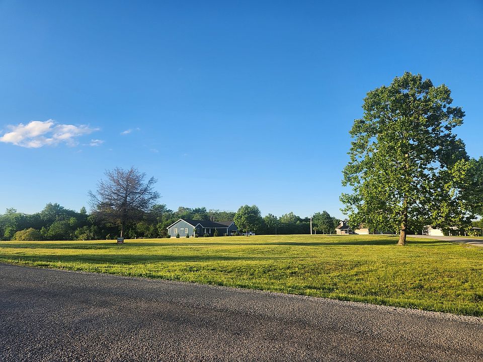 1st image of 821 Bluebell Lake Rd