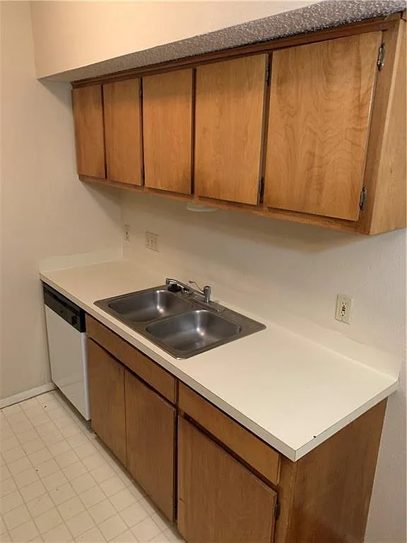 1 bed, 1.0 bath, 399 sqft, $950 — Photo 4