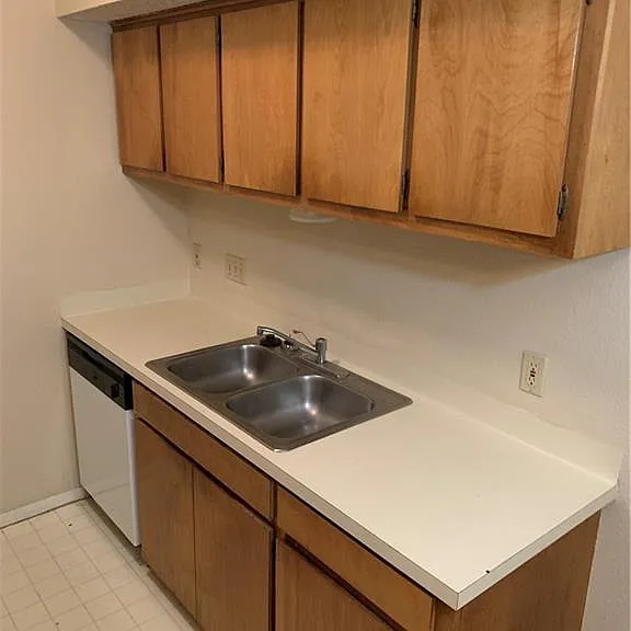 3316 Guadalupe St #211 — Photo 4