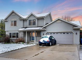 N6215 Shadybrook Ln, Sheboygan, WI 53083