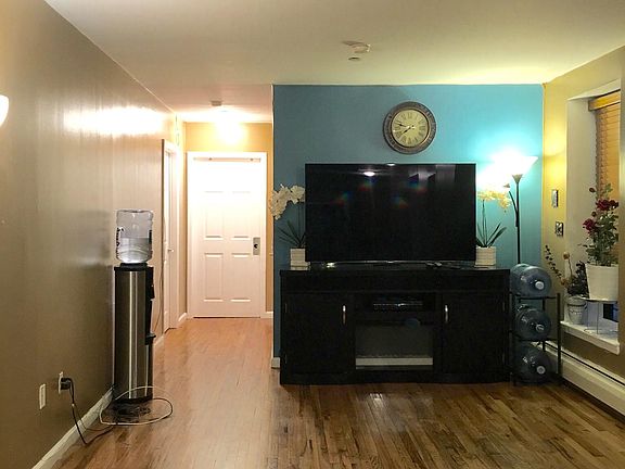 3rd image of 231 W 148th St #1B