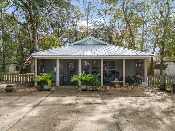 392 Palmetto Ave, Freeport, FL 32439