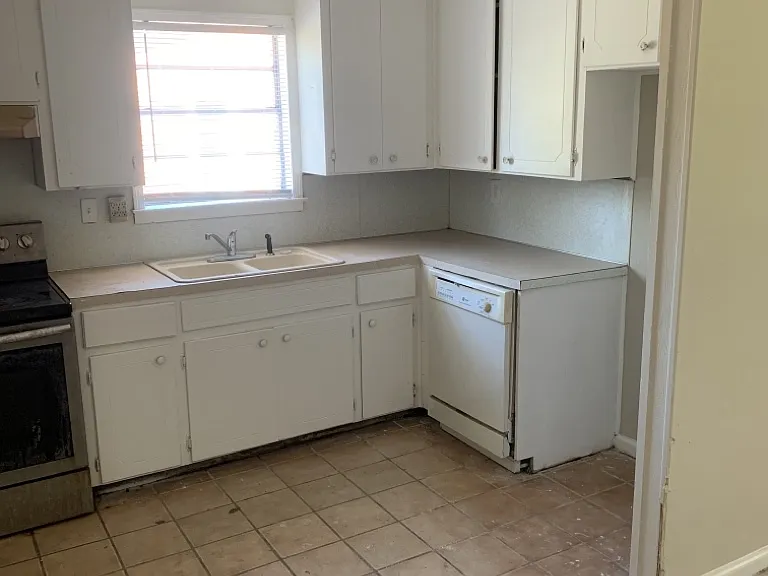 3144 Montwood Dr — Photo 2