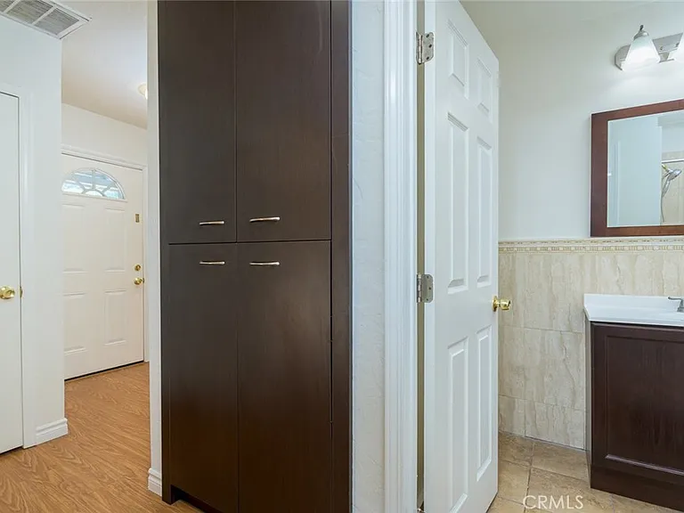 2111 N Verdugo Rd — Photo 29