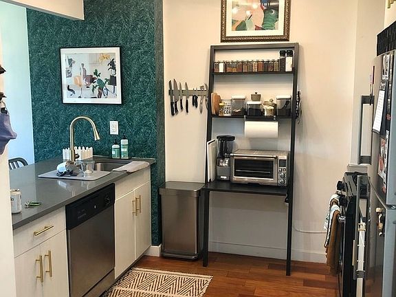 4th image of 321 E 3rd St #4C