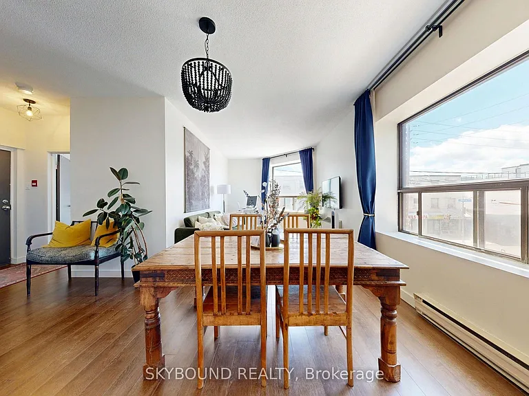 2104 Queen St E #B — Photo 8