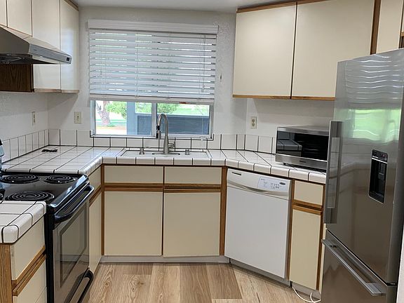 3rd image of 1575 Thornbriar Dr