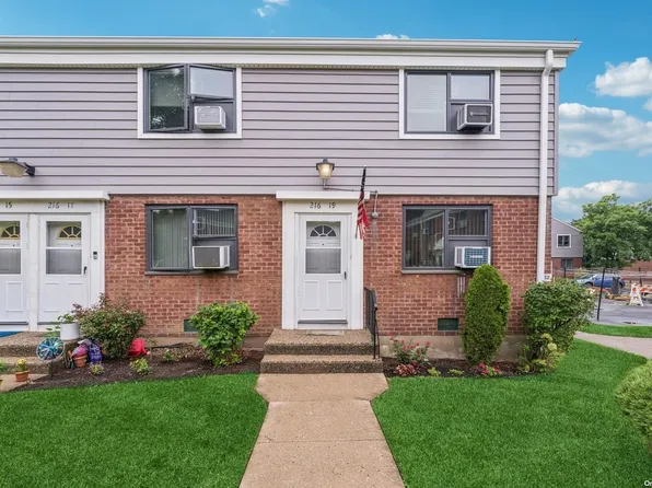 216-19 73rd Avenue #B32, Bayside, NY 11364