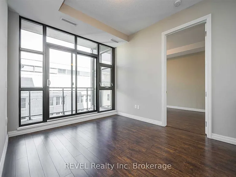112 King St E #907 — Photo 15