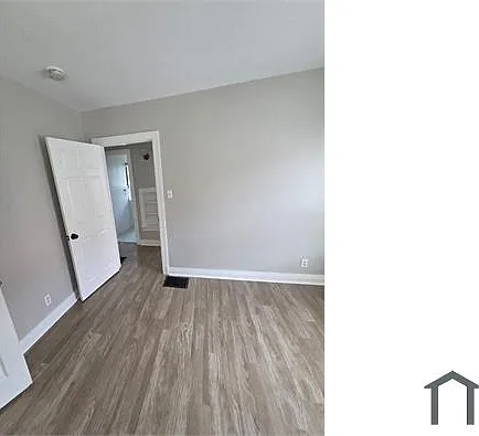 1812 Oregon Ave — Photo 2