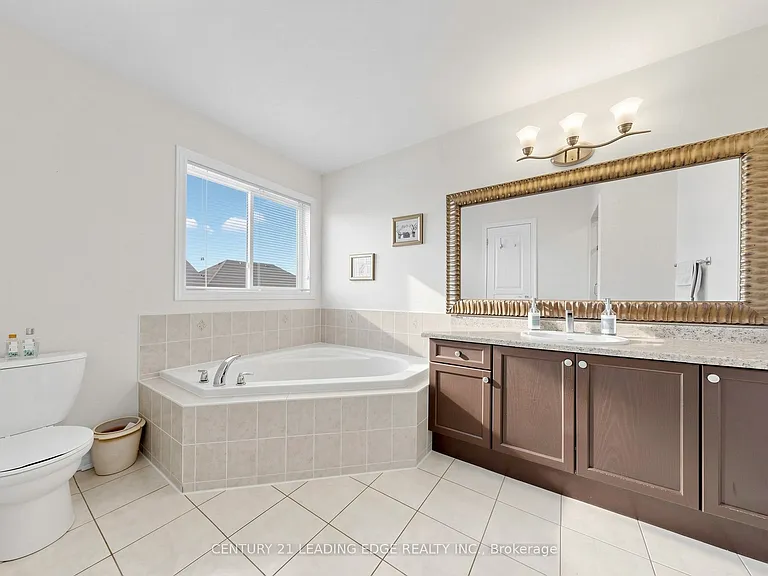 177 Laurendale Ave — Photo 23