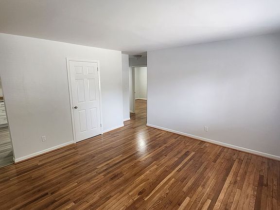 2nd image of 529 Hillsborough St #H2