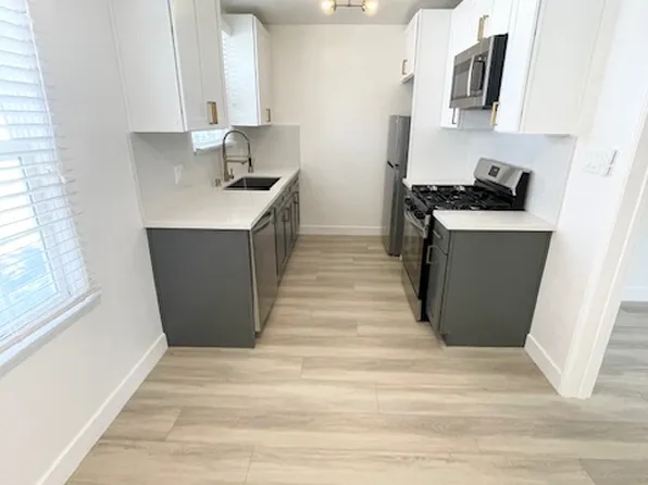421 N Doheny Dr APT 14, Beverly Hills, CA 90210