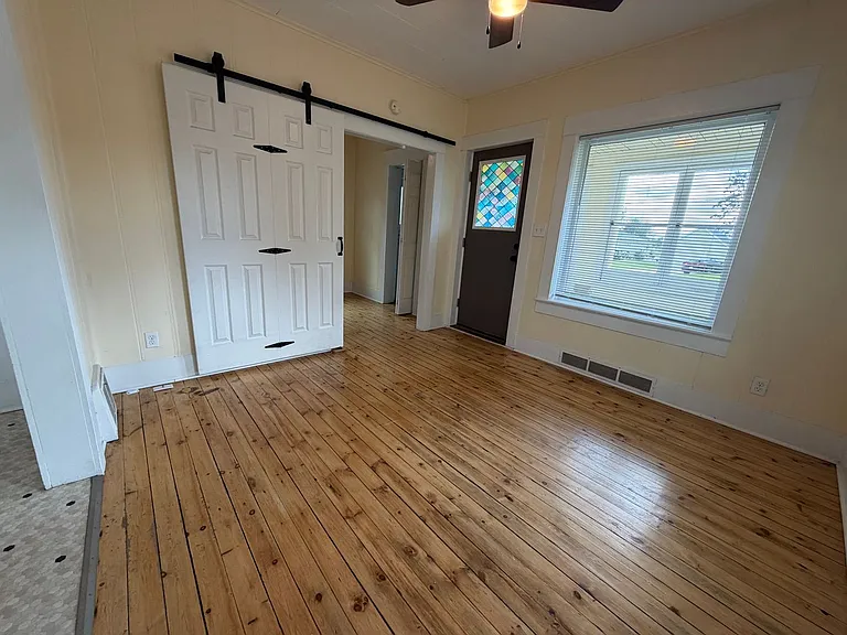 1626 Stoughton Ave — Photo 11