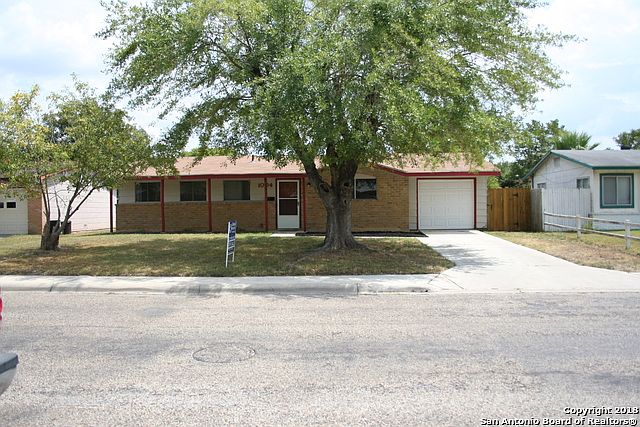 1st image of 1004 Williamsburg Dr