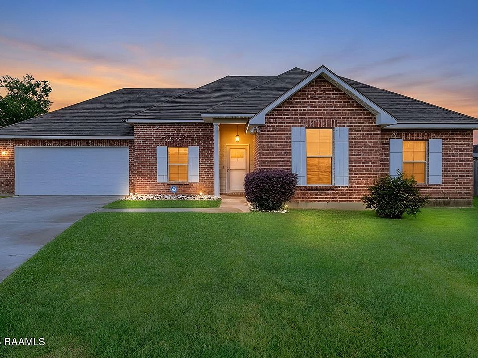 1st image of 106 Fanfare Ln