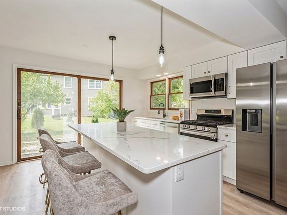 2nd image of 660 Wainsford Dr